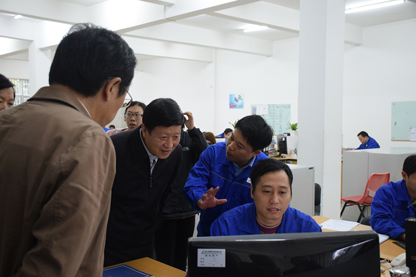 工信部及省市區(qū)各級領(lǐng)導(dǎo)蒞臨我公司考察、參觀